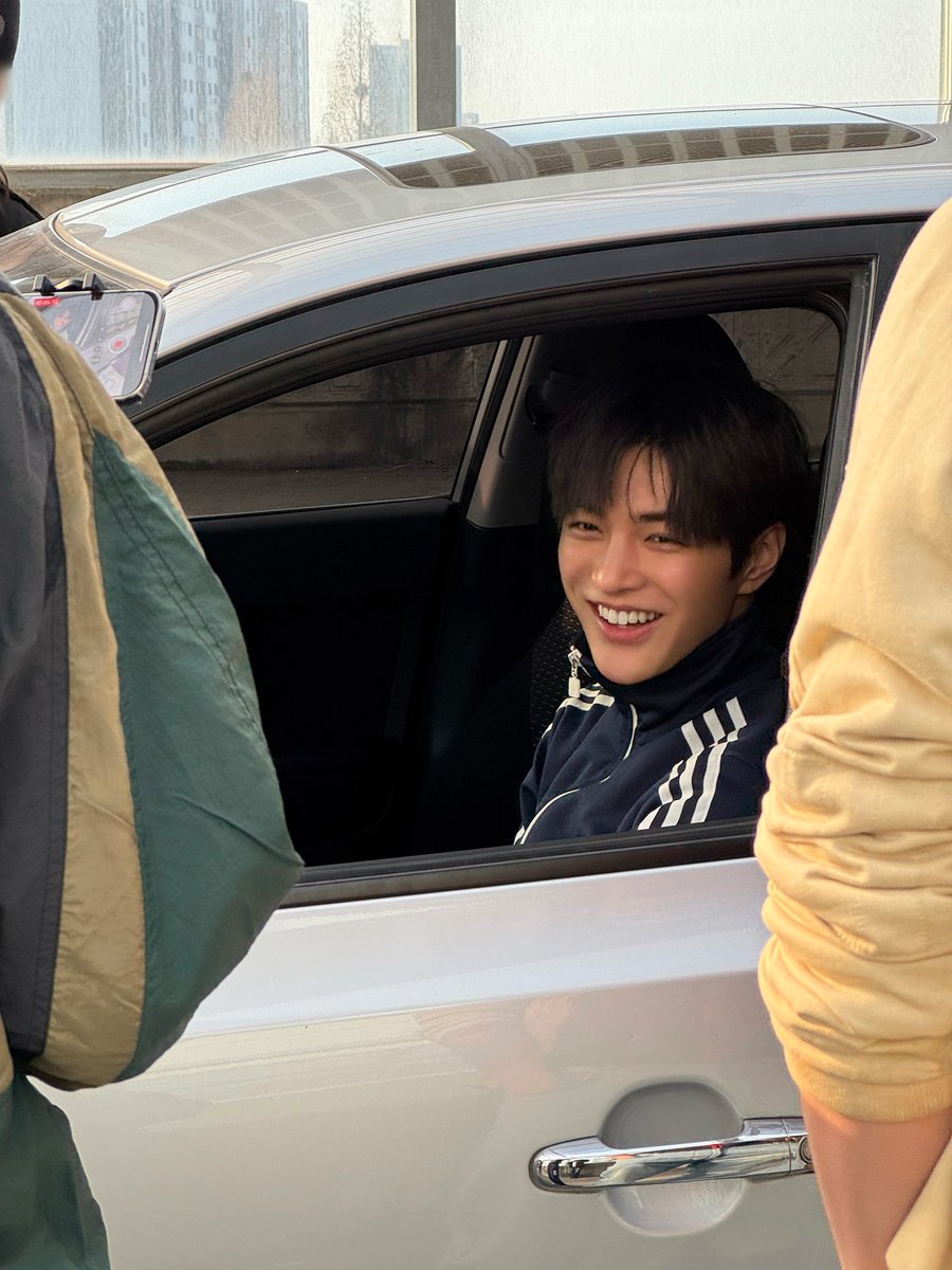 keonholds's tweet photo. some things just never change.. and keonho will always be our jolly aegi https://t.co/2ISplyVw1E