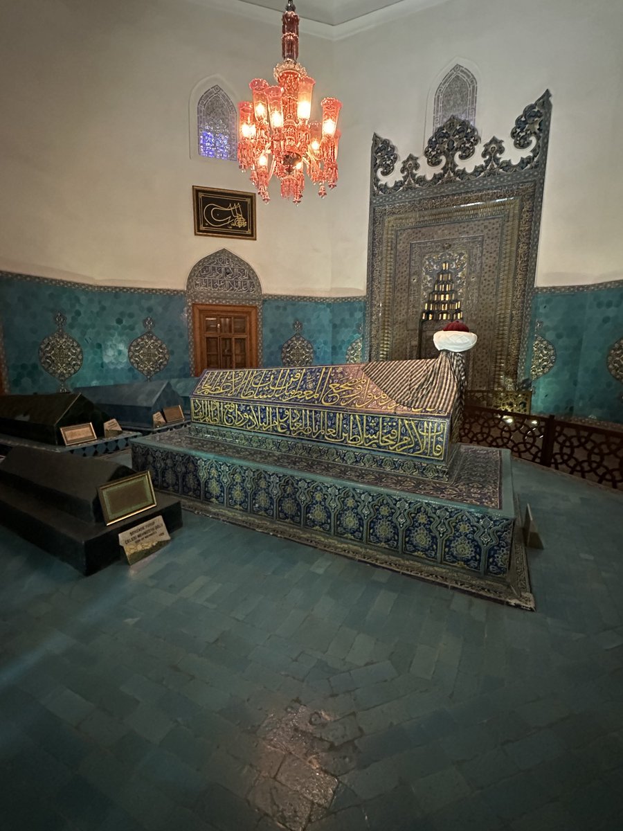 onderkayaistan1's tweet photo. Bursada en sevdiğim Osmanlı yapılarından biridir Yeşil Türbe https://t.co/14Dzxipxf9