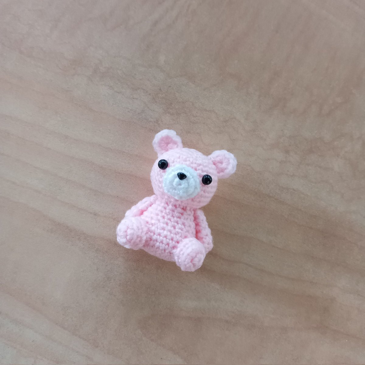 amiamiConcerto's tweet photo. ピンクなラブリーくまたんです🎀💕💓💗🧸
٩(｡•ω•｡*)وいぇい
これを応用してうさぎや牛、ニワトリ、ひよこなどいろんなアニマルが編めて、作れますね🥰️🥰️︎︎👍
ん〜かわいいー😍(*ﾉωﾉ)ｷｬ https://t.co/zsSpndncWu