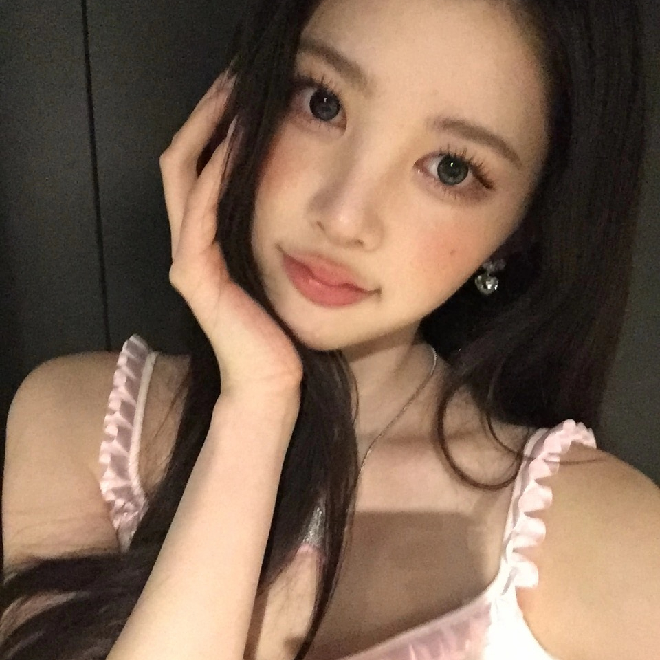 morehanaz's tweet photo. 5th gen gg bias list
bdc:  
illit: iroha 
baemon: rami
kiiikiii: kya
izna: saebi
oddyouth: maika
meovv: gawon 
h2h: a-na
youngposse: 
rescene: zena
kiof: 
ifeye: sasha
unis: hyeonju
smn: shuie
atheart: bome
h1key: hwiseo seoi
keyveatz:
tripleS: 1621
uspeer: seoyu
hitgs: seojin https://t.co/mq980NrDqM