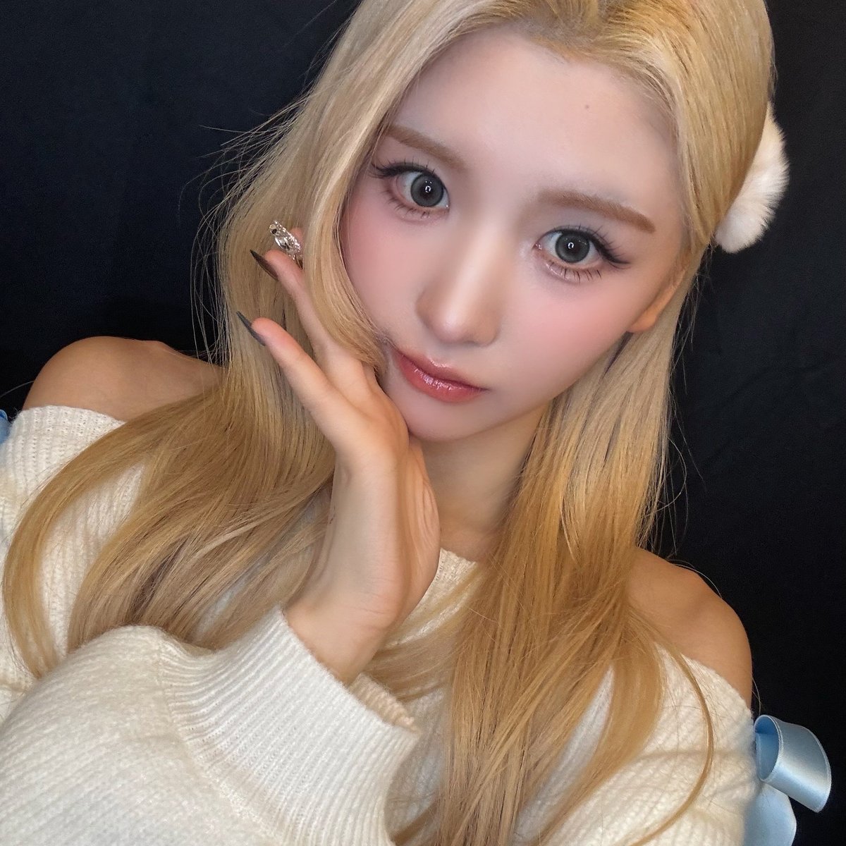 morehanaz's tweet photo. 5th gen gg bias list
bdc:  
illit: iroha 
baemon: rami
kiiikiii: kya
izna: saebi
oddyouth: maika
meovv: gawon 
h2h: a-na
youngposse: 
rescene: zena
kiof: 
ifeye: sasha
unis: hyeonju
smn: shuie
atheart: bome
h1key: hwiseo seoi
keyveatz:
tripleS: 1621
uspeer: seoyu
hitgs: seojin https://t.co/mq980NrDqM