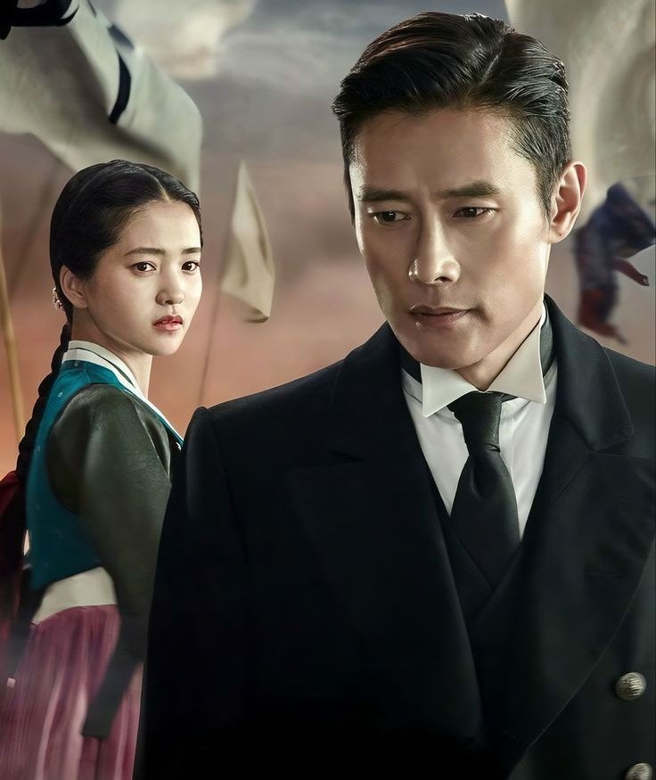 hallyuforums's tweet photo. #MrSunshine starring #LeeByungHun and #KimTaeRi premiered 8 years ago today.

#HallyuForums #Hallyu #KDrama https://t.co/dWhqBr8phq