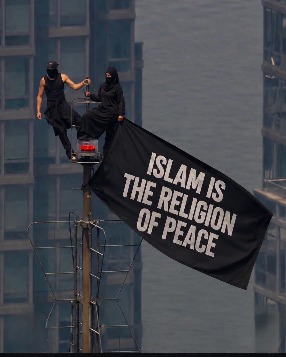 Cool_Ustaz's tweet photo. ISLAM IS THE RELIGION OF PEACE. https://t.co/Lx7ZbYJzj2