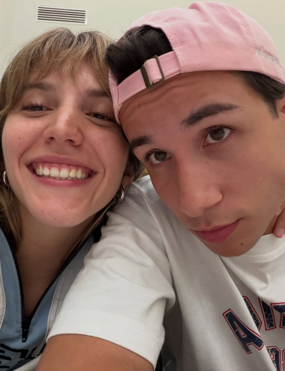 notlulaa_'s tweet photo. ustedes entienden que ya van casi 2 décadas siendo amigos, los amo mis nenes🤏🏻💗 https://t.co/dc96Abyops
