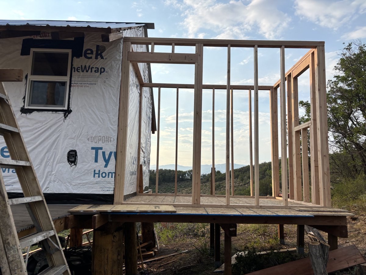 Godfrey0711's tweet photo. Adding a little bathroom to the cabin https://t.co/fYYTrwrRpf