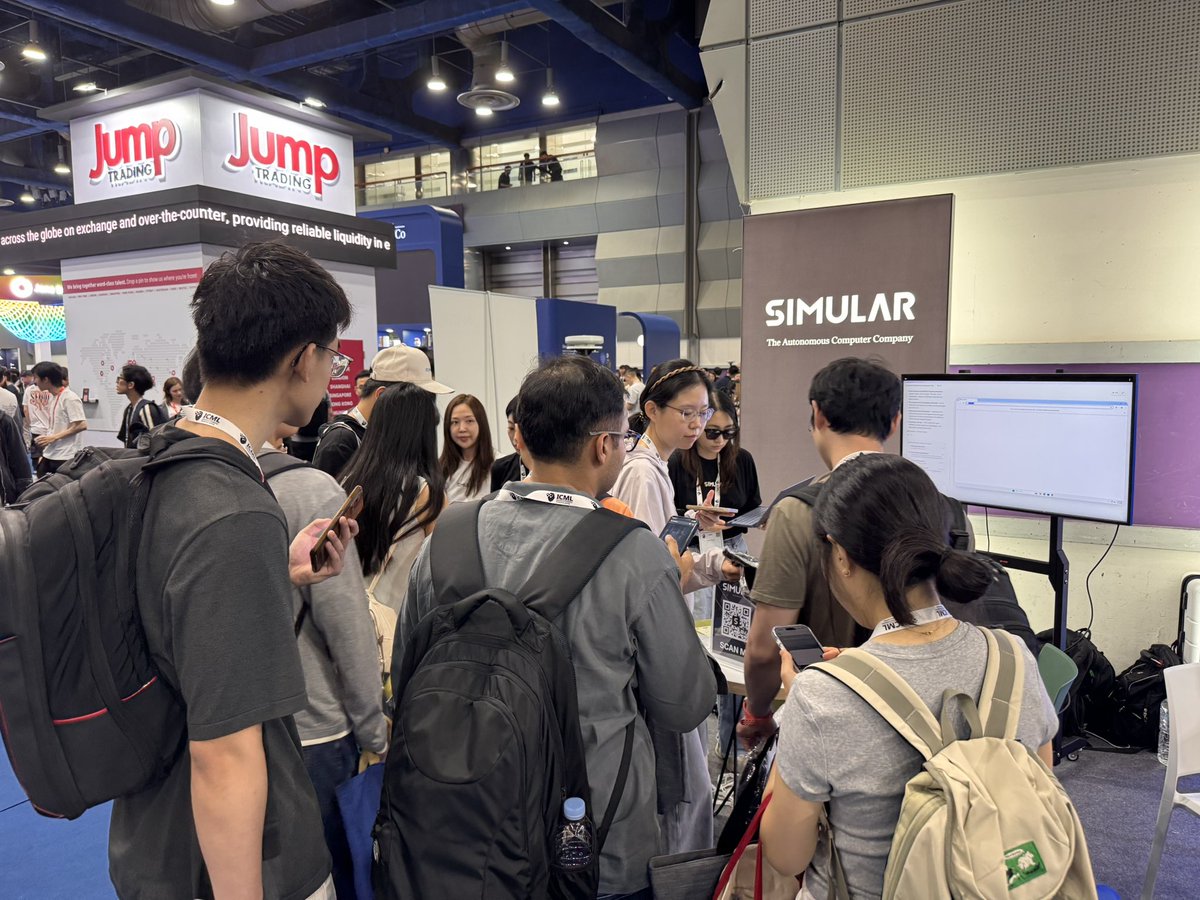 angli_ai's tweet photo. Live at @SimularAI booth. See you in the round table tonight https://t.co/dVHSNEEAqL