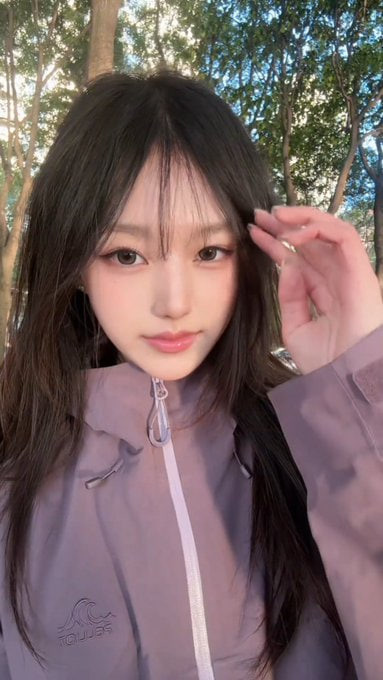 kn_m11's tweet photo. 正式分手了     

现在专注推特       

第一次拍全身的          

这应该就是你们说的穴脸同框吧 https://t.co/zG5U5xXvOd