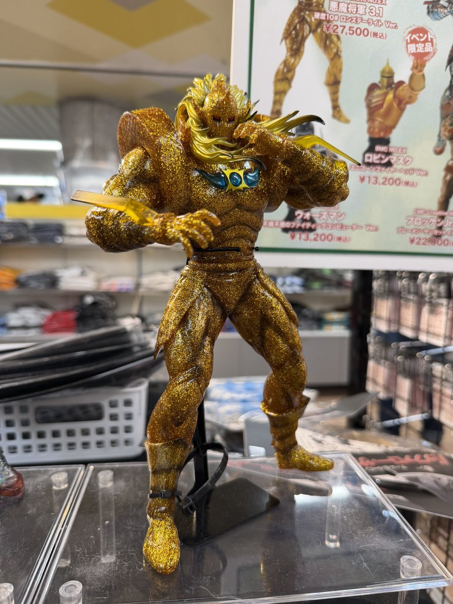 carryj99's tweet photo. 池袋のキン肉マンショップ！
ゴールドとブラック将軍は2.30個ずつ位あったから今日一日は在庫持ちそうかな https://t.co/WQ1scsrCYm