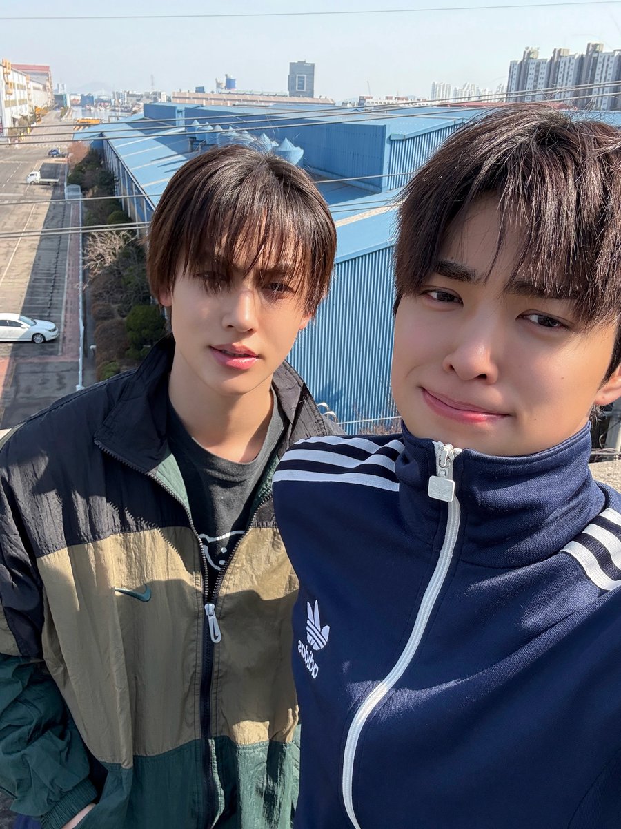 aranangsyeong's tweet photo. orang sabar disayang #keonhyeon walaupun selca lama tapi ini keonhyeon dan gemasss https://t.co/Pe552zBVIb
