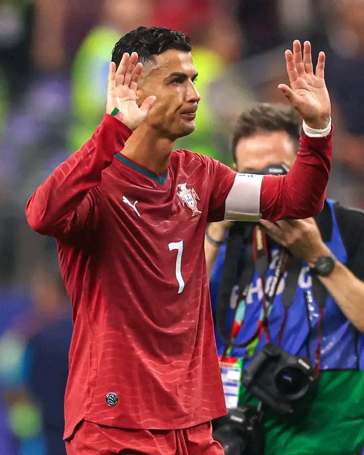 Victorjohn_jp's tweet photo. The END of an era for @Cristiano and Portugal at the World Cup..

Portugal 0-1 Spain 

The G.O.A.T take a bow ✊ https://t.co/L9vUrskEn9
