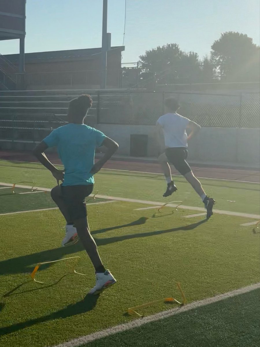 Jeffries_T11's tweet photo. The grind never stops. 😤🔥
#LockedIn #GrindSeason #Athlete #SpeedWork #TrainHard #NoExcuses #NextLevel #BeGreat https://t.co/oyQXox75zp