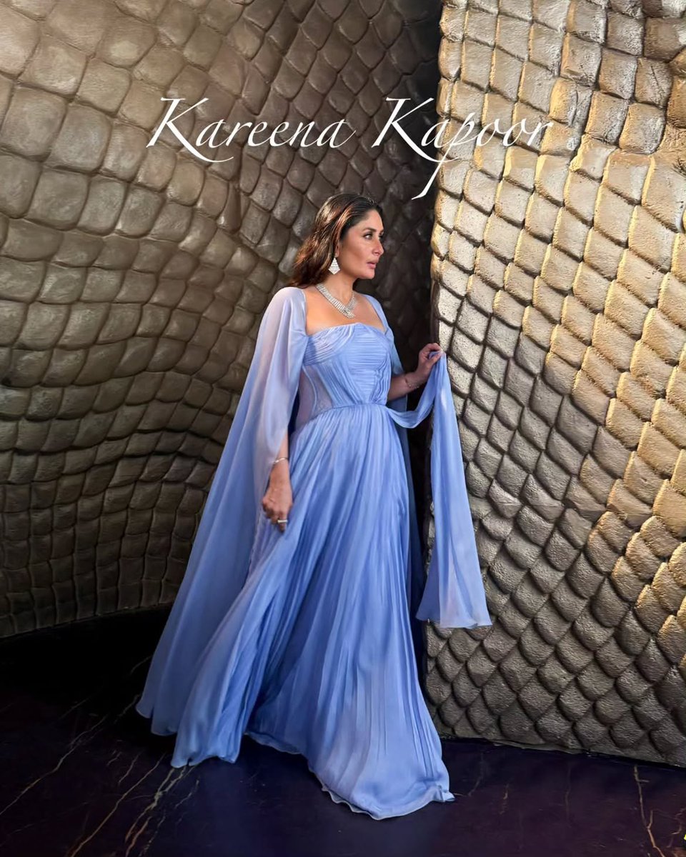 KareenaTweets_'s tweet photo. Kareena Kapoor for Malabar https://t.co/SuHsUubQo1