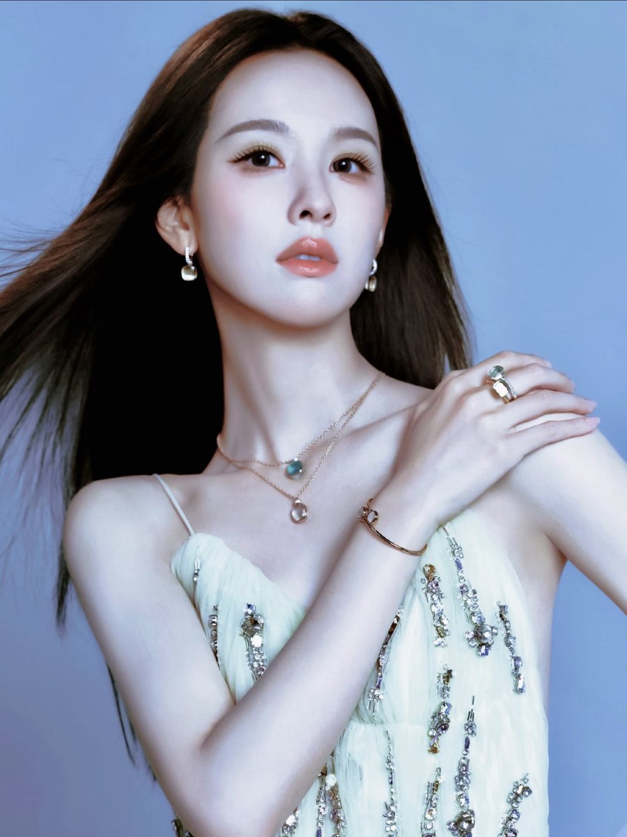 chenduling0996's tweet photo. 灿烂夏花 #陈都灵 #chenduling #嘟嘟 https://t.co/0tEwnPupjf
