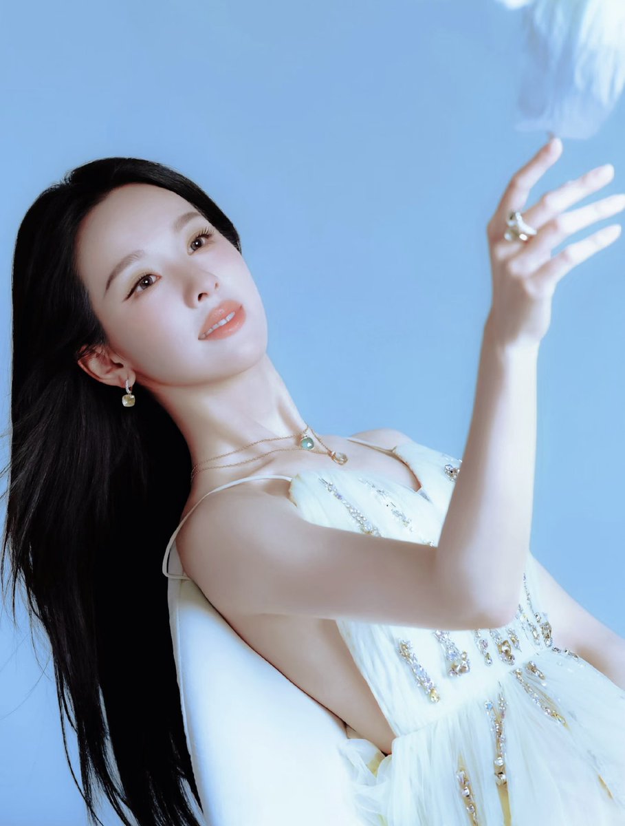 chenduling0996's tweet photo. 灿烂夏花 #陈都灵 #chenduling #嘟嘟 https://t.co/0tEwnPupjf