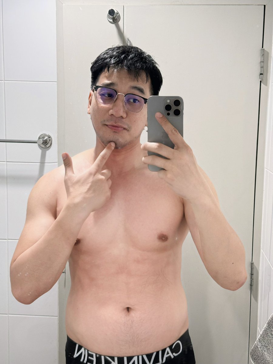 tapope58's tweet photo. วิ่งแลกแว่นมั้ยค้าบ... https://t.co/xUQuUWsr2B