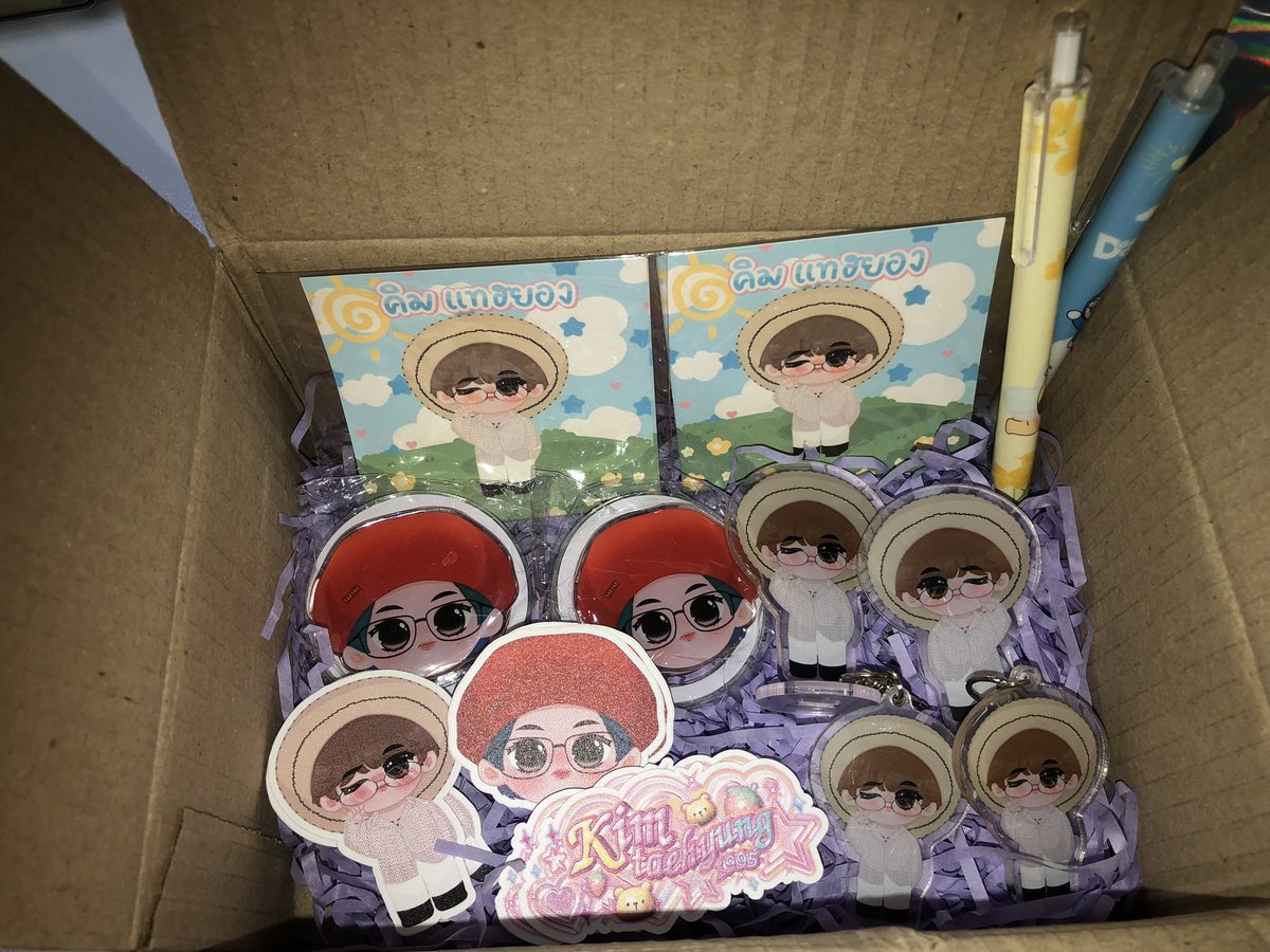 JK_V01's tweet photo. 🐻🎂ปล่อย 6 เซ็ต สำหรับงานกอว.แทฮยอง นะคะ ใครไม่รอสุ่ม หรือ รอ ลุ้น มาค่ะ จ่ายค่าส่งเอง 59-.฿/เซ็ต✔️ ถ้ารับเมนชั่น คำว่า " รับ " เท่านั้น กดเฟบ❤  เท่ากับ ได้ https://t.co/3OAbic2FxR