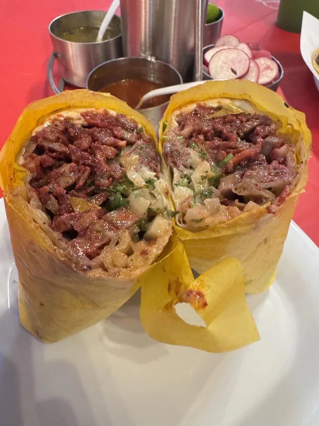 eat222BiteBasef's tweet photo. Burritos 🌯 https://t.co/NjPwd3nkoP