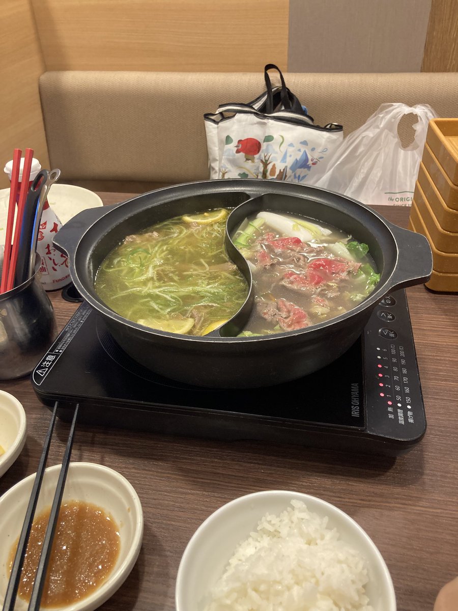 marsaM_K's tweet photo. 久しぶりにしゃぶ葉♪
やはり一人は落ち着いて食べれるから
すごくいい https://t.co/KxHifDlahX