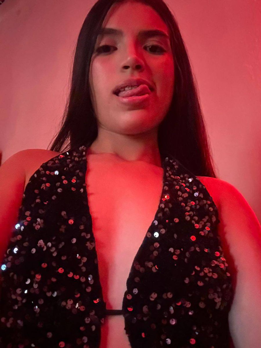paaolamvp's tweet photo. holi soy nueva, quien me da la bienvenida como es?🔞 https://t.co/k3glR5GrXr
