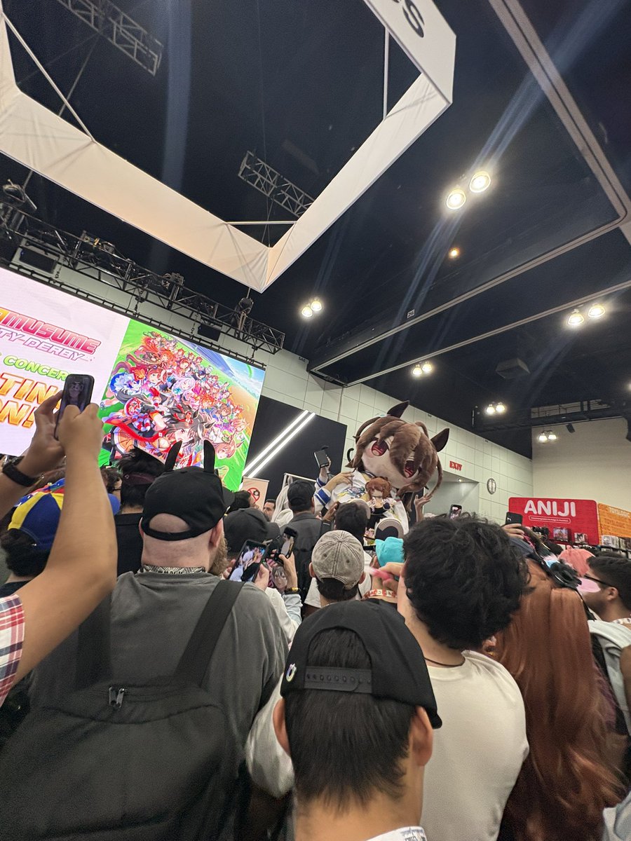 chillyarmads's tweet photo. Only went for one day but AX was a lotta fun! It was great seeing so many Love Live fans gathered in a single place lol https://t.co/Uxo6TPGyBr