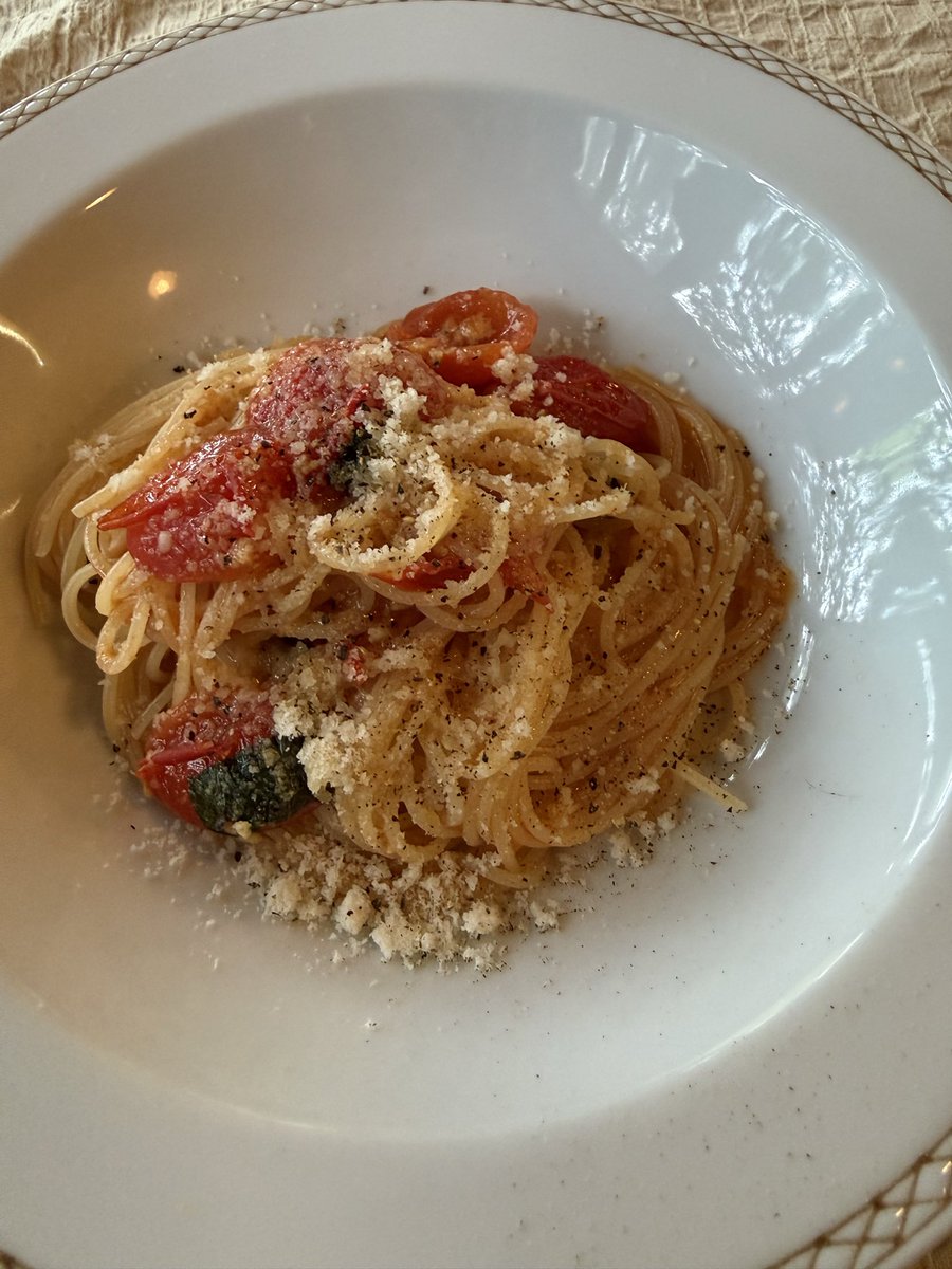 ken4210796's tweet photo. 奥多摩の檜原村のイタリアン🇮🇹料理ビィッラデルピニーノに行ってきた。
めちゃくちゃ美味かった。
料理に似合わない値段で安い。
ここはおすすめです！
地元で採れたキノコや野菜が美味しかった。
#奥多摩イタリア料理
#ビィッラデルピニーノ https://t.co/HEaW1BMK4v