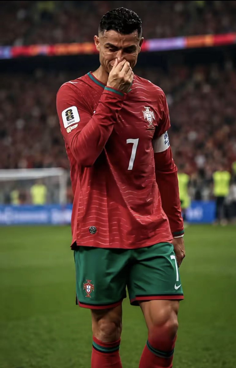 ayman_musaa's tweet photo. يظل كاتب التاريخ وكتاب التاريخ بل التاريخ الكروي والإنساني في حد ذاته، كم انت تاريخ حتى في إقصاءك 🐐CR7 @Cristiano 👌🏾
The writer of history, the book of history, indeed football and human history itself, remains history. How much of a history you are, even in your exclusion.🐐CR7 https://t.co/rH9AYVNlFO