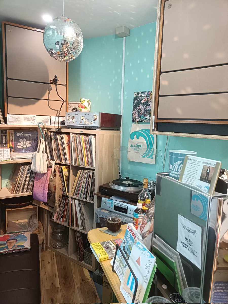 toshi_7377's tweet photo. 2026年7月7日（火）なみのりコーヒーロースタリー江ノ島店は無事に一周年を迎えることが出来ました！ありがとうございます🙏
一重に支えて頂いた皆様のお陰と感謝いたします✨また、今年も香り高いコクのあるコーヒーを目指し精進してまいります！
店主、河内美和、敏浩。
#なみのりコーヒー
#1周年 https://t.co/4ImYLutaUU