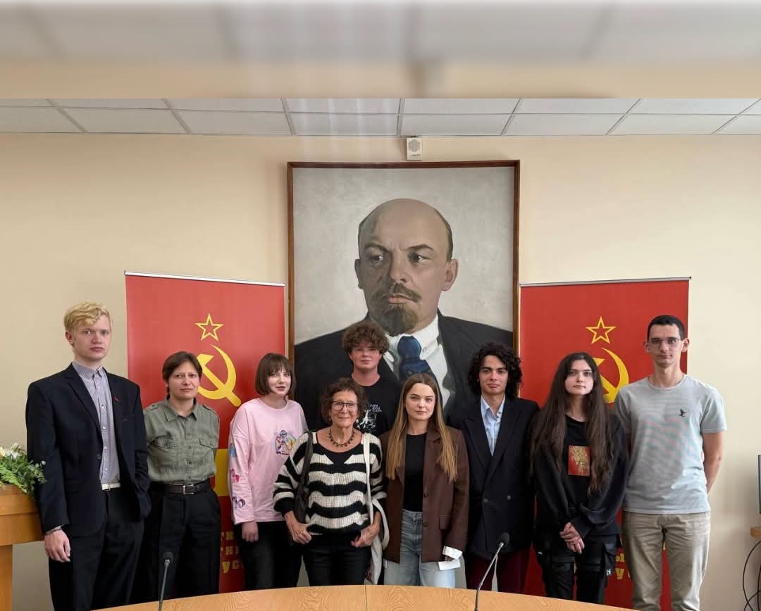 VicenteLopez007's tweet photo. Juventud comunista de Belarús. 🇧🇾 https://t.co/isgTwXAA9f