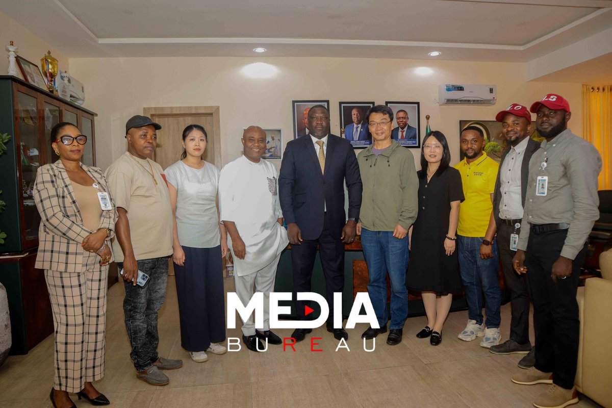 AMUWOODOFINLGA1's tweet photo. EXECUTIVE CHAIRMAN RECEIVES BLUE CARBON DELEGATION, EXPLORES PARTNERSHIP TO LIGHT UP AMUWO

The Executive Chairman of Amuwo-Odofin Local Government, Prince Lanre Sanusi, received the owner of Blue Carbon, a Chinese company specializing in the production of solar street lights and renewable energy solutions, alongside the company’s representatives, on a courtesy visit to the Council Secretariat.

The meeting focused on exploring opportunities for collaboration in advancing sustainable energy solutions, particularly through the deployment of solar-powered street lights to enhance public infrastructure, improve security, and support the administration’s vision to Light Up Amuwo with reliable, energy-efficient street lighting.

The engagement reflects the administration’s commitment to fostering strategic partnerships that drive development, strengthen infrastructure, and improve the quality of life for residents. Through innovative collaborations and forward-thinking initiatives, Amuwo-Odofin Local Government remains dedicated to building a safer, brighter, and more sustainable community.

Signed:
Josephine Owuye
Supervisor for Public Affairs & ICT
Amuwo-Odofin Local Government