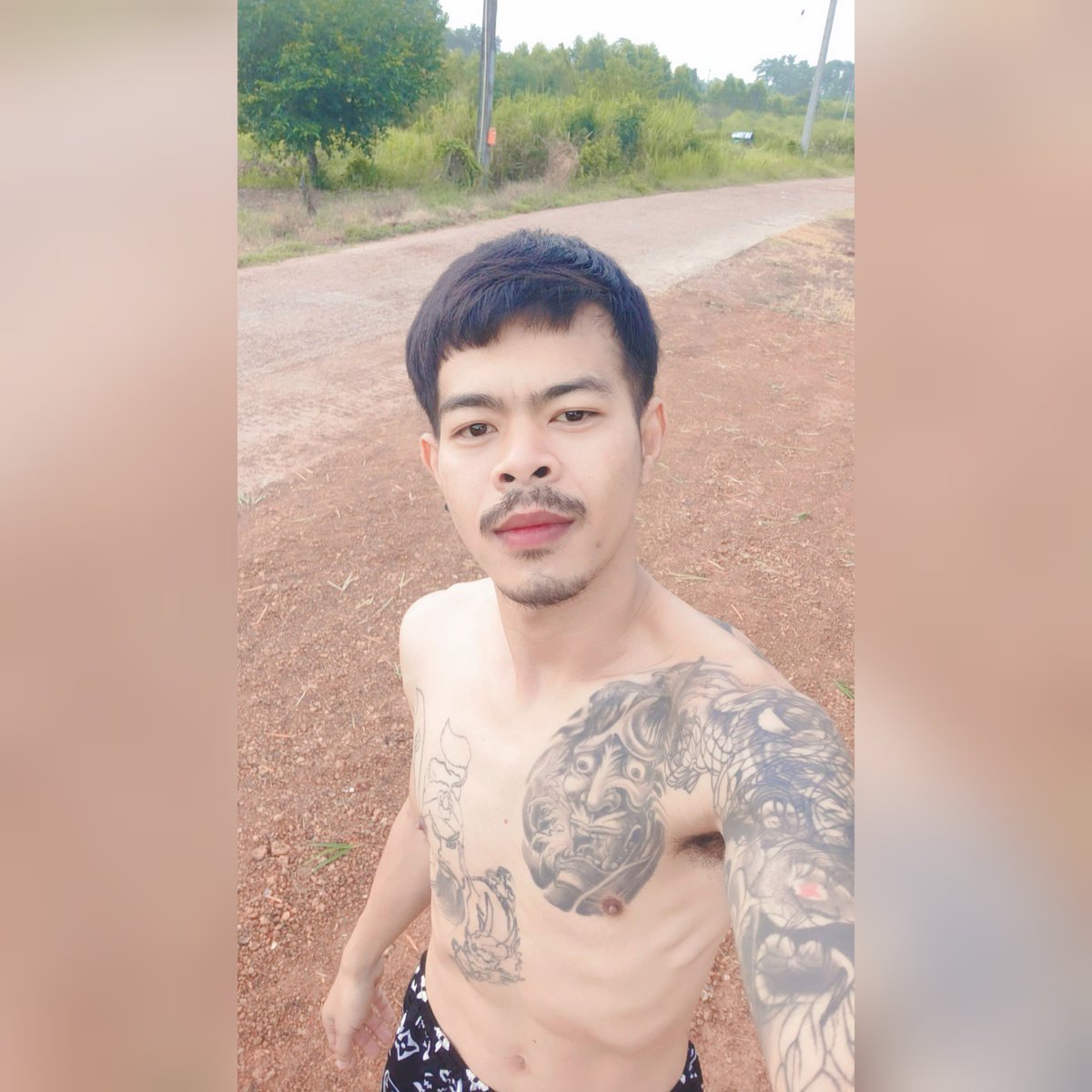 witsilaae's tweet photo. หน้าตาบ้านๆ หุ่นบ้านๆ พอจะมีคนซัพพอร์ตไหม https://t.co/TgoOuFEvXY