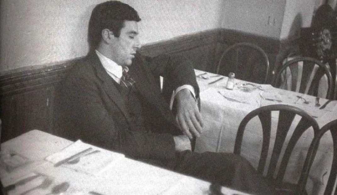 retropolisart's tweet photo. Al Pacino taking a nap on the set of ‘The Godfather’（1972) https://t.co/60XRcopYbn