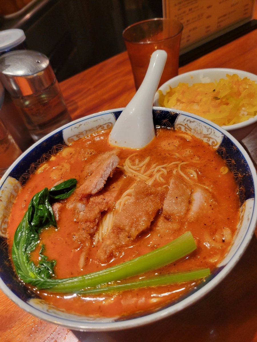 p_man005's tweet photo. 昨夜食べたぱいこうだんだん麺もあげてみたりする🌃(大辛)
久しぶりに行ったが最高ですぜ！ https://t.co/17zbtwO9Rb
