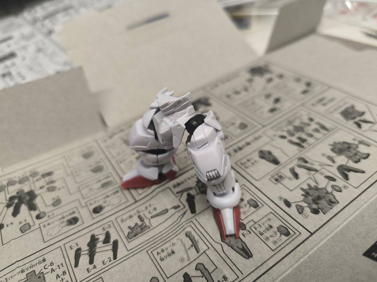 meg37hi6shi5ya's tweet photo. 組み合わせる予定だったSDEXを
デザインナイフでパーツ合わせながら
チョメチョメと……
https://t.co/Bo9wibkPAZ https://t.co/kYpCjP8ML4