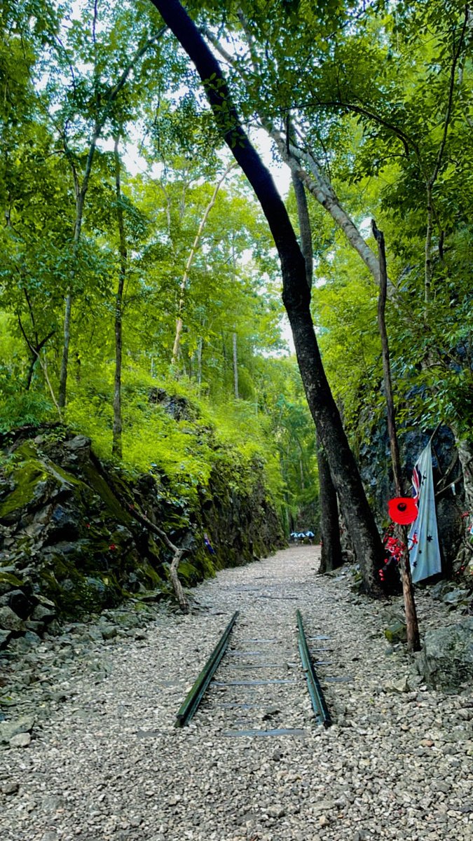 TreeBIBlack's tweet photo. Chong Khao Khat⛰️😊
#อ้ายหนวด #กาญจนบุรี https://t.co/e79t3b5SoD