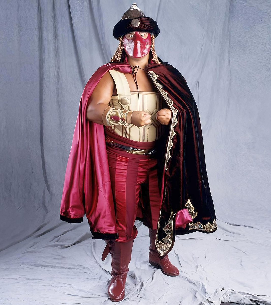 WWFWrestling1's tweet photo. 📷 WWF studio shot - The Sultan! 📸 Photo from 1996. #WWF #WWE #Fatu #Rikishi #TheSultan https://t.co/T0lyxzBJIW