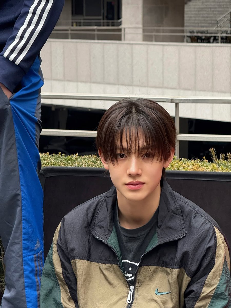 adekseonghyeonn's tweet photo. SIAPA YANG NGE BIARIN BAYIK 17 BULAN INI KERJA 😭🤏🏼😭🤏🏼😭🤏🏼😭😭🤏🏼😭🤏🏼 DD PULANG AJA DD MIMIK CUCU AJA DD 😭🤏🏼😭🤏🏼😭🤏🏼😭🤏🏼😭🤏🏼😭🤏🏼😭🤏🏼 https://t.co/ba0pXhKSxY