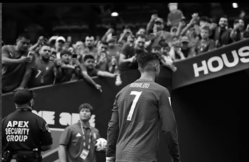 sukmaidoo's tweet photo. Messi memang punya sihir sepakbola.
Tapi Ronaldo CR7 akan selalu jadi ikon olahraga. Lebih dari sepakbola.
Setiap atlet bisa mencontoh kedisiplinan CR7 dalam menjaga level tertinggi olahraga selama 2 dekade lebih. 

Menurut kalian gimana? https://t.co/QHr5fhSp0a
