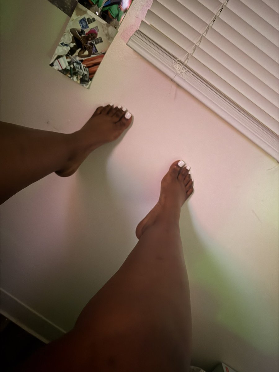 AysiasSecrets's tweet photo. selling feet pics n videos dm for menu $10 for 10 pics only tonight 😛 #feetfetısh #feetworshi̇p #baltimore #bmorefreaks #dmvfreaks #nsfwtwt #yungho https://t.co/CO9SgchGpw