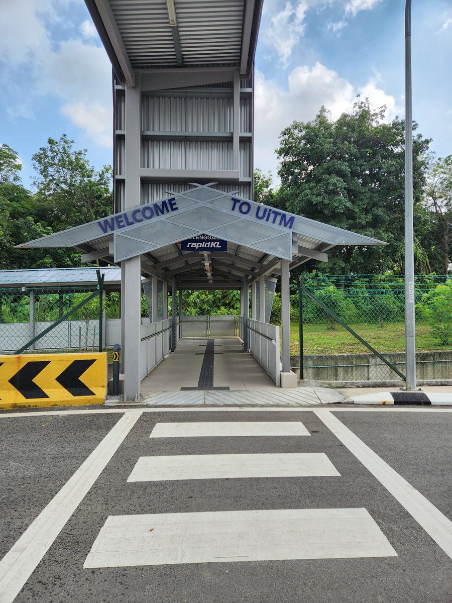 KamaruddinHaji's tweet photo. Selasa, 7 Julai 2026
☆ Menaiki LRT3 kali ke-4. Dari stesen Seksyen 7 Shah Alam ke stesen UiTM Shah Alam. Cukup selesa.
☆ LRT3 is a success story.
#LRT3 #LaluanShahAlam @askrapidkl 
#LRT3AdalahCeritaKejayaan https://t.co/HiMGiQdsqk