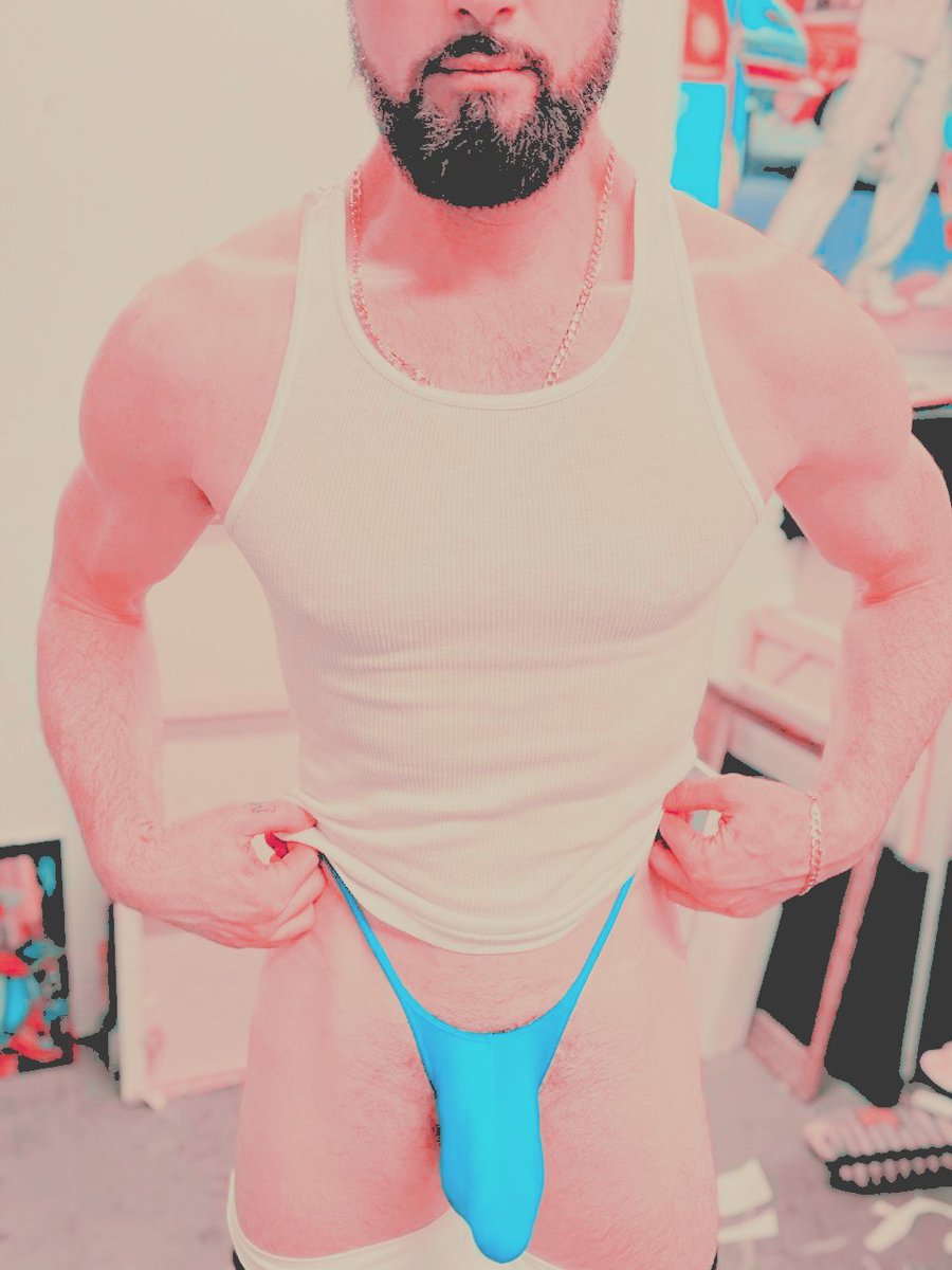 STRETCHFAG's tweet photo. ㅤㅤ
ㅤㅤthrough rigorous data analyzing,
ㅤㅤi have determined the best attire to go out jogging.
ㅤㅤfinally, proper attire to wear in the city's alleyways.
ㅤㅤ https://t.co/q3uRDBuUSt
