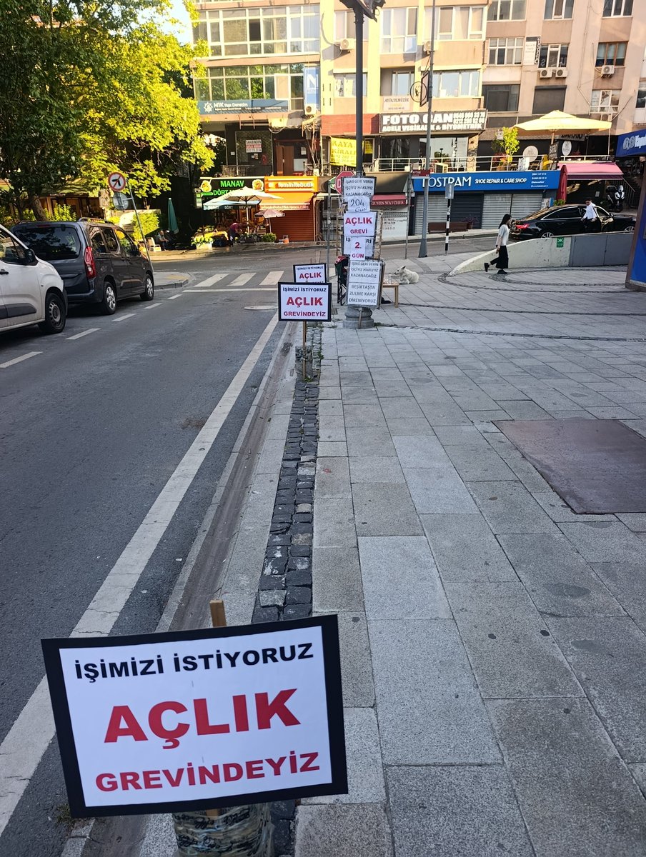 TuranCil58's tweet photo. Açlık grevimizin 2. gününden emek dostlarına, 
GÜNAYDIN... 

Bizim tek talebimiz var: İşimizi geri istiyoruz!
Ekmeğimiz, alın terimiz ve çocuklarımızın geleceği için ayaktayız.
YAŞASIN EMEK MÜCADELEMİZ

@RasimSisman @BesiktasBel 
@Sosyaldemokrasi https://t.co/k65n1yCr9s