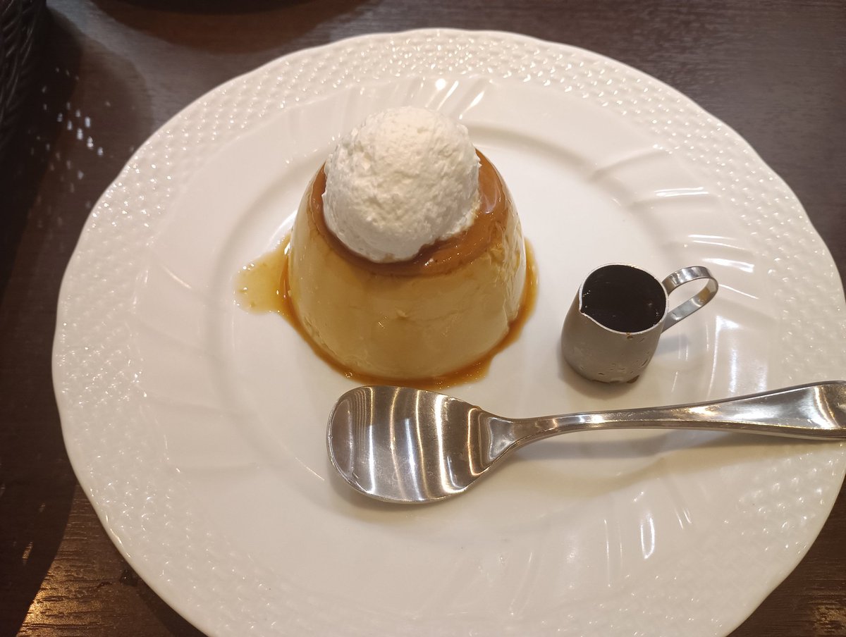 plus_itoha's tweet photo. お昼の後のデザート✨✨
午後のエネルギー補給
この後は週末の遠征に向けての
準備でお買い物です https://t.co/3GS6j3h4tK