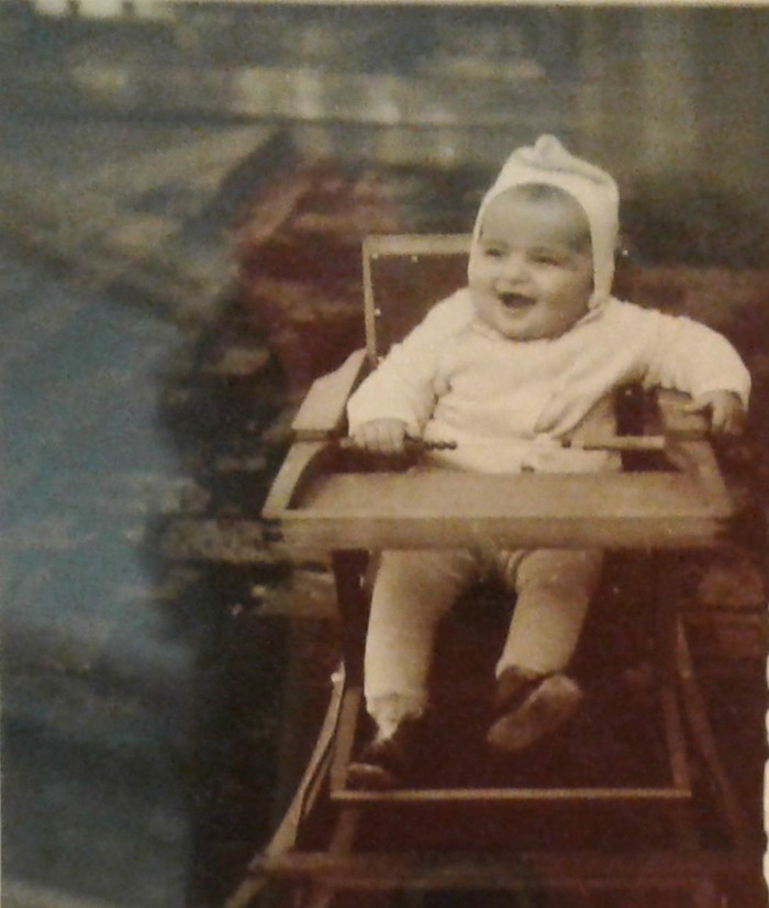 AuschwitzMuseum's tweet photo. 7 July 1942 | A Hungarian Jewish girl, Zsuzsanna Gerstl, was born.

In 1944 she was deported to #Auschwitz ana murdered in a gas chamber. https://t.co/8Bo9jFrHrR