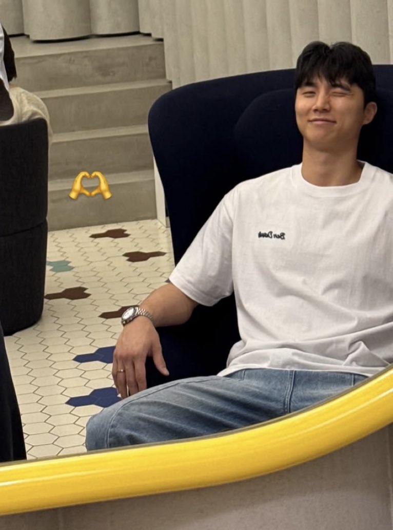 ahddl222's tweet photo. 윙크뭐야윙크 https://t.co/W4JToU7BLc
