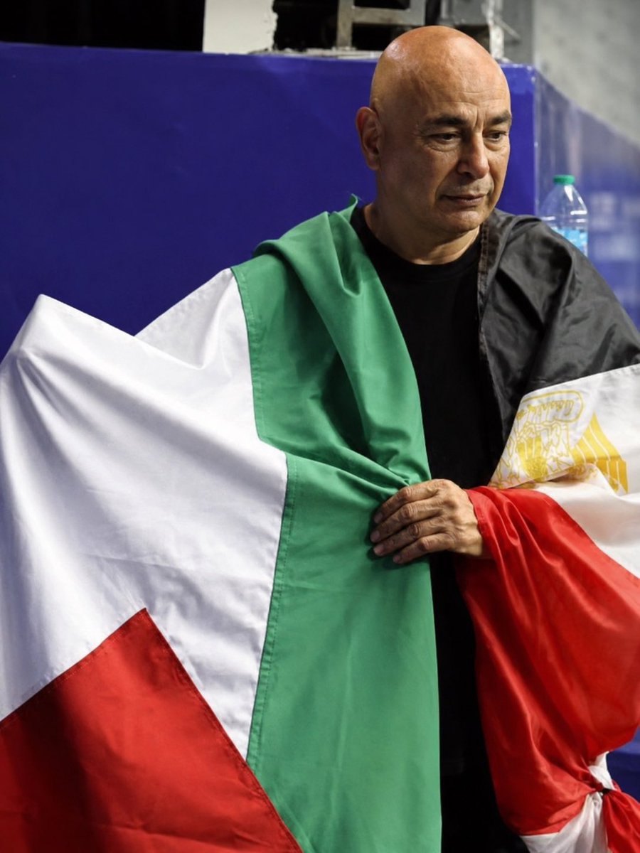 sameh_14's tweet photo. ده الفرق بين حسام حسن والمزيف محمد صلاح - الشعوب العربية هاتنسي كاس العالم كله الا اللي حصل من حسام حسن

كلام كابتن حسام حسن عن فلسطين في جرايد العالم - العالم كله النهارده - شكراً علي رسالتك يا كابتن حسام - https://t.co/2ujmH2bNG7