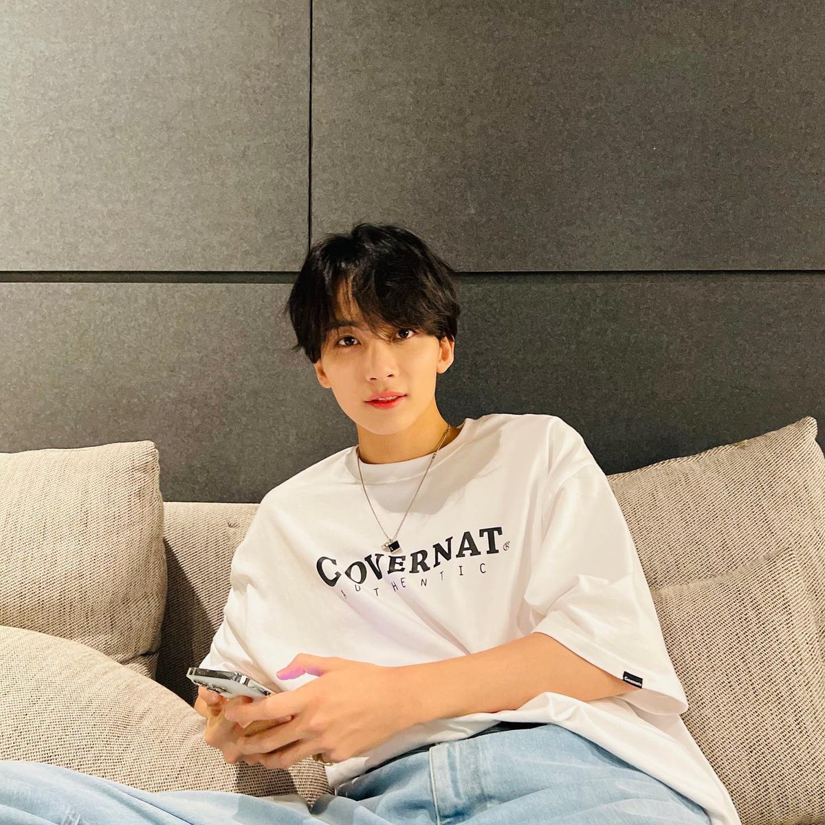 jihanhour's tweet photo. 4 years ago Jeonghan posted these photos 😍🥰 https://t.co/VcIIDSXrPo