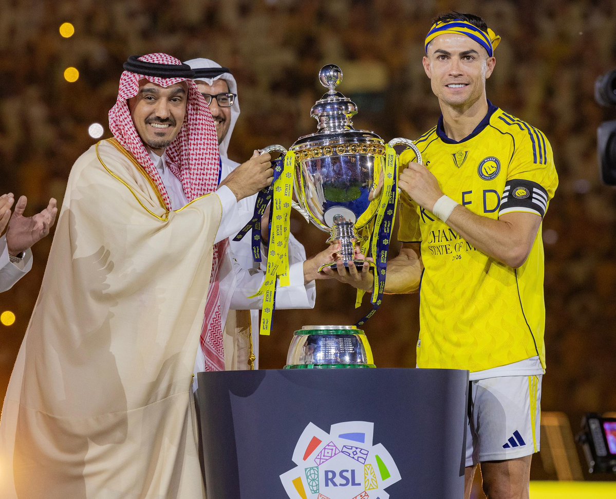 mekati_511's tweet photo. @naljedai كيف ياناصر الفشل وهو محقق اقوى دوري في تاريخ الكرة السعوديه 💛💙نبيك توضح https://t.co/UdqLWmcta2