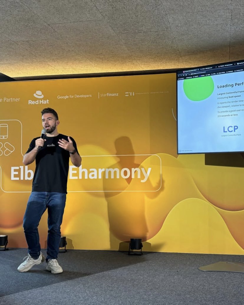 Tomtechh's tweet photo. Was a pleasure being at this year's GDG
DevFest and talking about making websites faster and more eco friendly.

#Tomtechh 
#Technology https://t.co/2Hwgx191D1