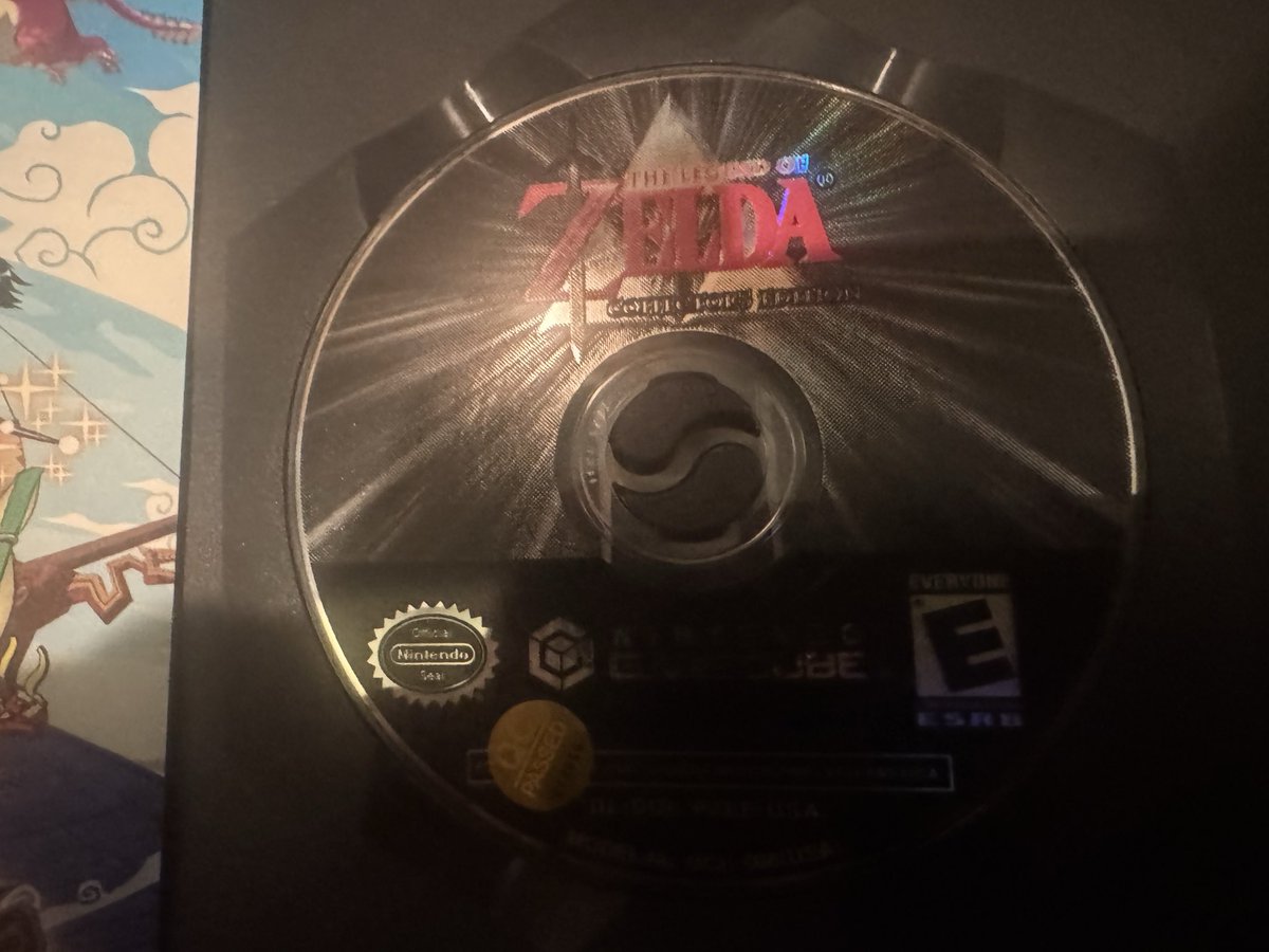Hydroyasai's tweet photo. Was never much of a Zelda guy but I’ve wanted to at least play the GC games for a while now.

So I bought Wind Waker off an amazon listing (yeah that was my first mistake), and what arrived was…not that.

Still keeping it though. https://t.co/PhjTDWmMQ9