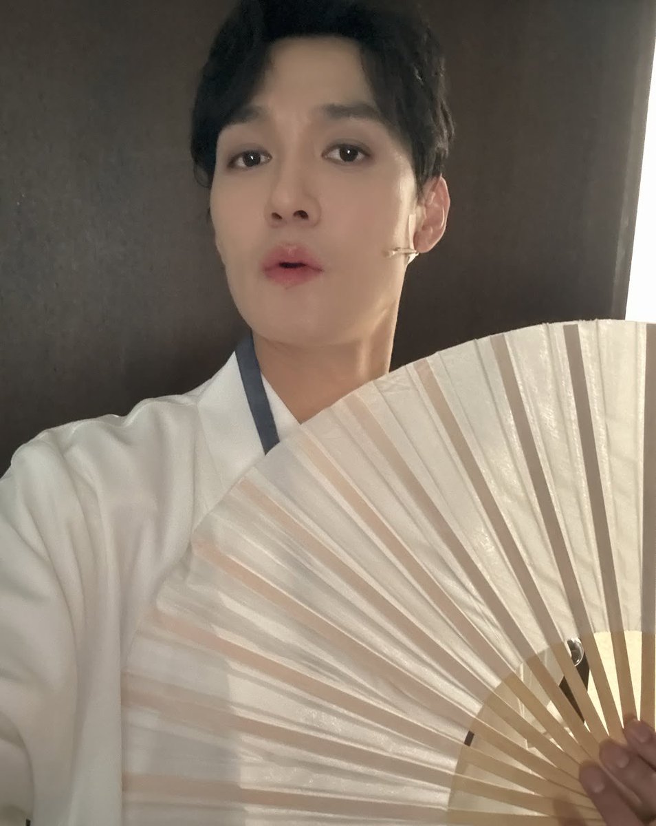 poongrai0110's tweet photo. 260707 #풍스타

즐거운 추억과
좋은 사람들을 얻었다.
내 집 어딘가에도 성주신이 계시겠지?

🔗 https://t.co/AiDZDlzHP1 https://t.co/PLjyZNR9oS